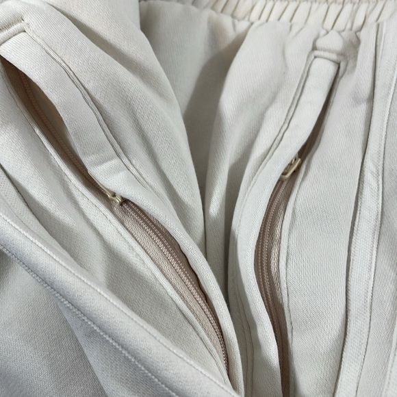 ADIDAS 3 STRIPE SHORTS Zipper Pockets Size XS Unisex - Picture 9 of 16